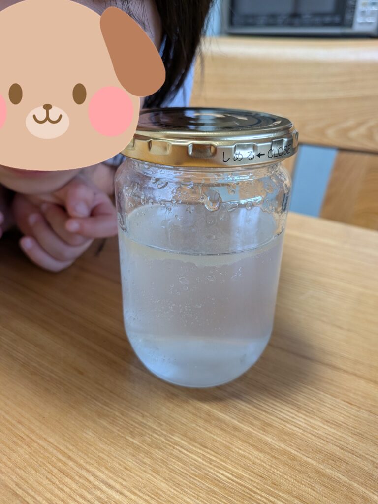 良く振ると、乳化し混ざったように見えますが、すぐに元に戻ります